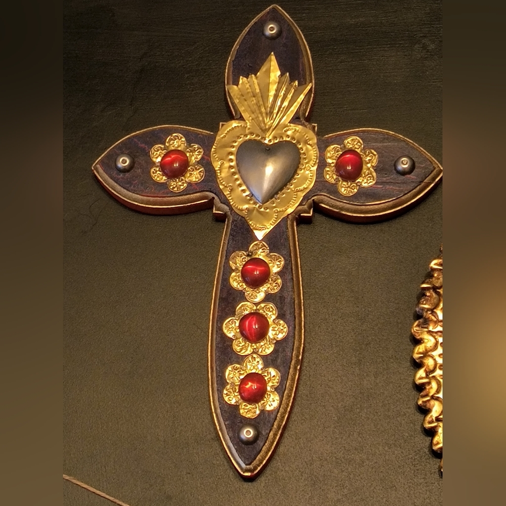Decorative Gold and Red Cross Wall Art